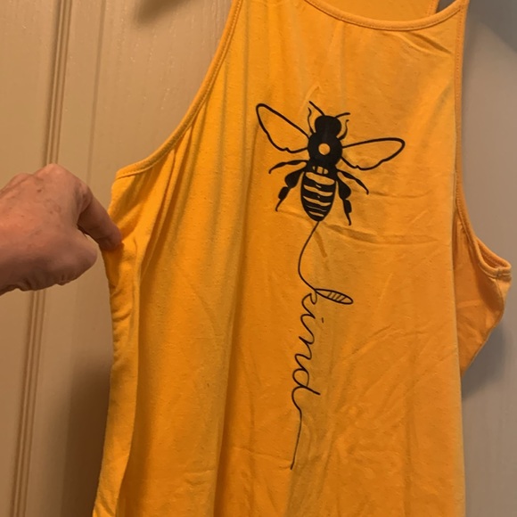 Adorable tank top - Picture 2 of 4